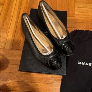 Authentic CHANEL Black ballet Flats size 37.5C (wide version)